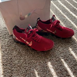 Women’s Nike “Pink Rose” Vapor Max. size 7